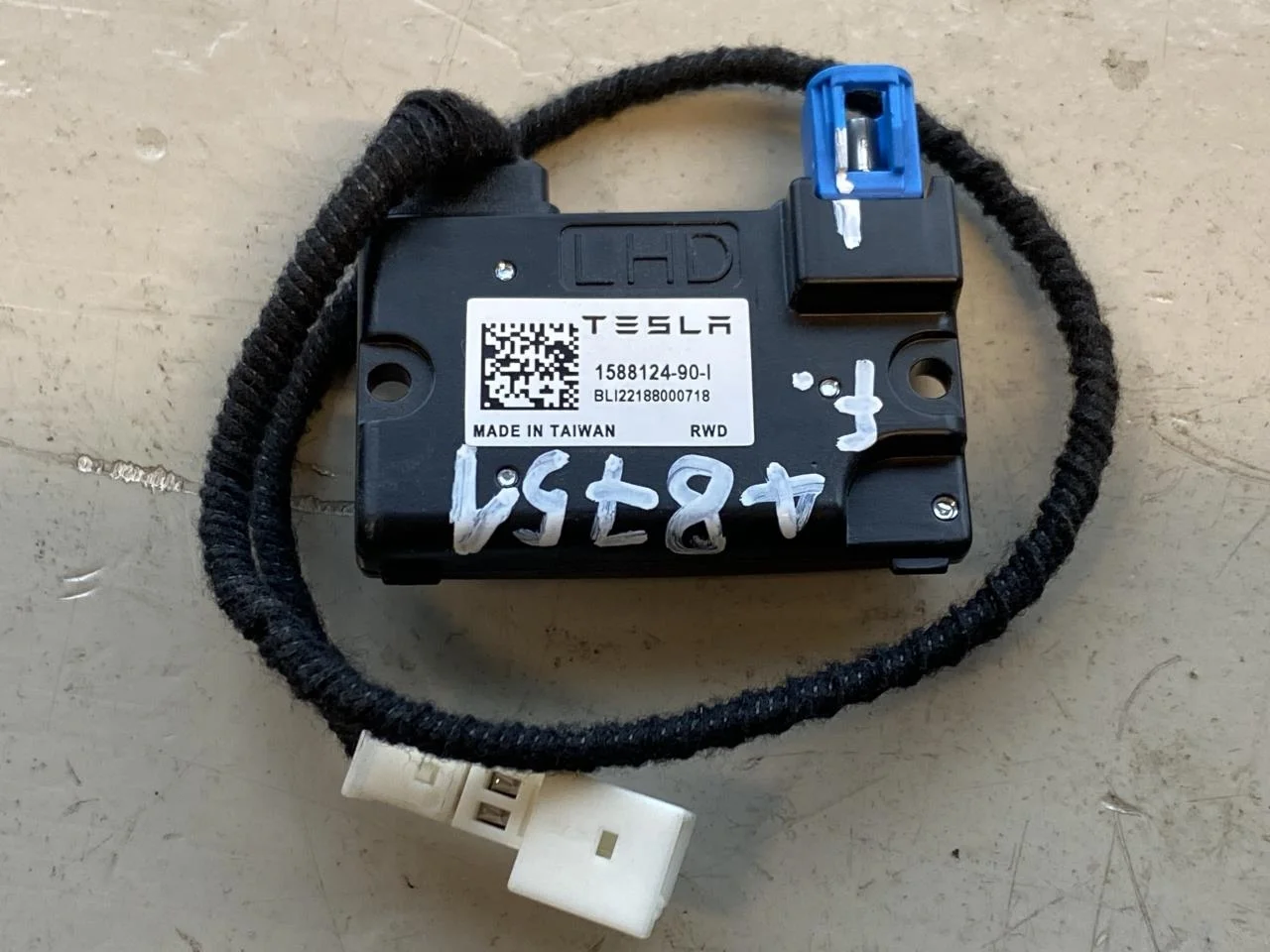Tesla MODEL Y 2021- Külső kamera