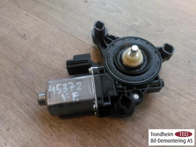 Ford MUSTANG MACH-E 2021- Ablakemelő motor