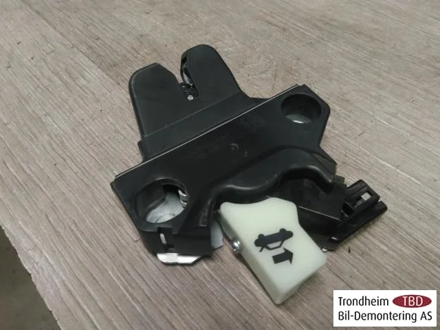 Tesla MODEL 3 2017--> Tailgate lock