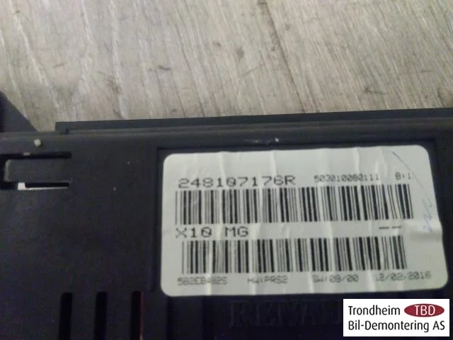 Renault ZOE/E- TECH 2013--> Instrument cluster assembly view 3