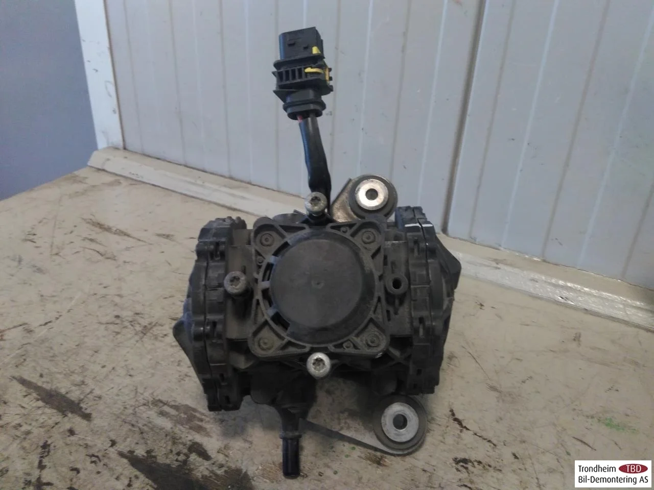 Mercedes B 180-200 W246/W242 2012-19 Vákuumszivattyú nézet 3