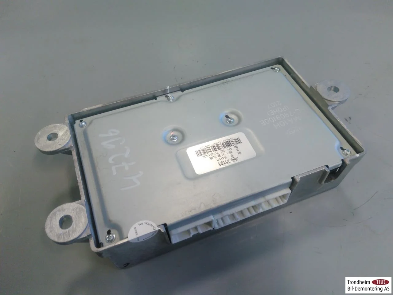 Byd TANG 2021->> Radio / hi-fi amplifier view 2