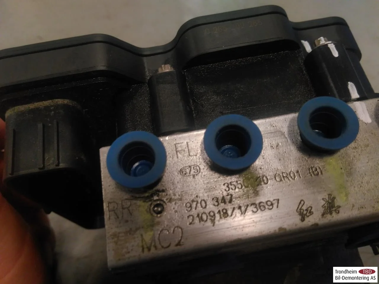 Hongqi E-HS9 2022- ABS hydraulic unit view 3
