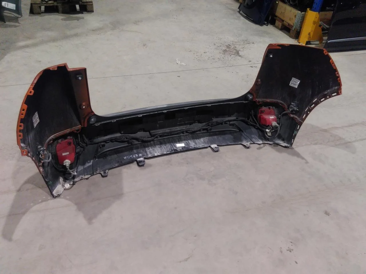 Peugeot 2008/E-2008 2020-> Rear bumper view 3