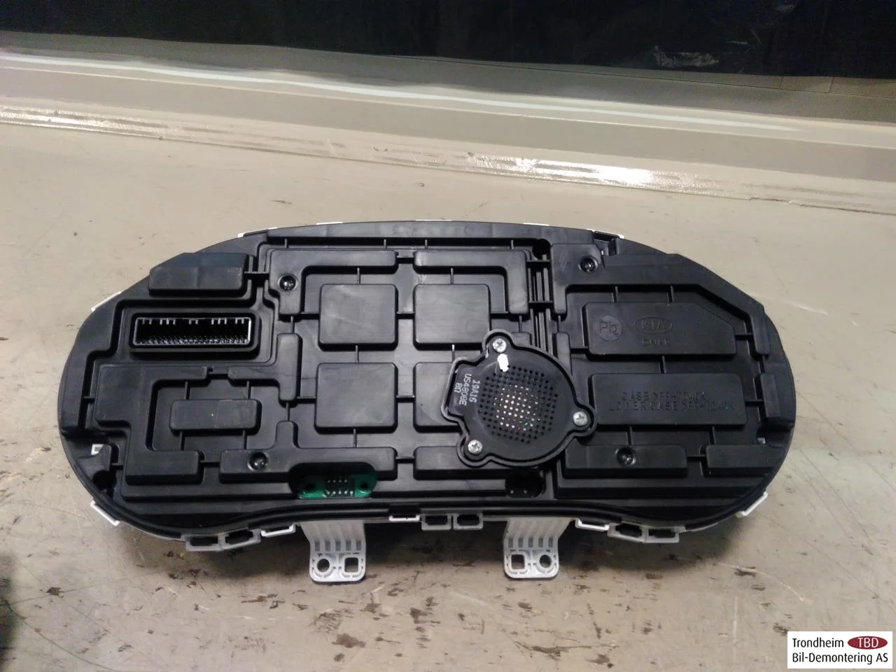 Kia SOUL 2009- Instrument cluster assembly view 2