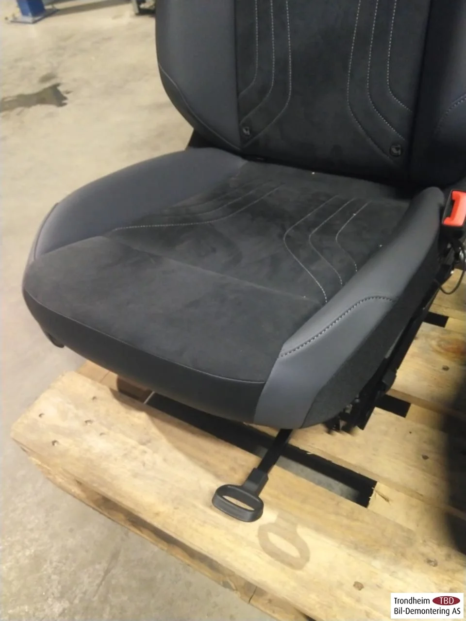 Volkswagen ID.5 2022- Front seat, right view 4