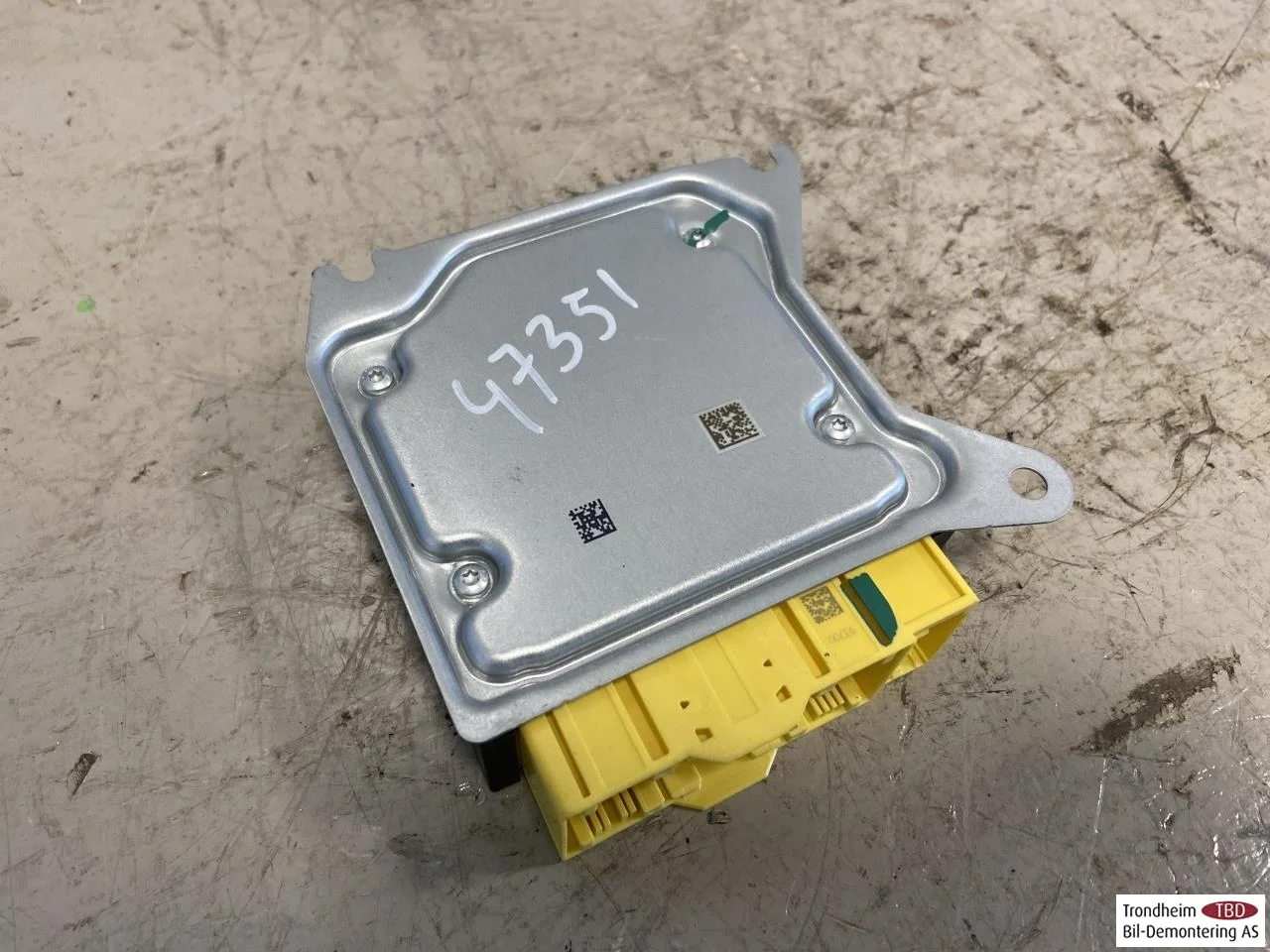 Mercedes EQA H243 2021- Légzsák elektronikai egység nézet 2