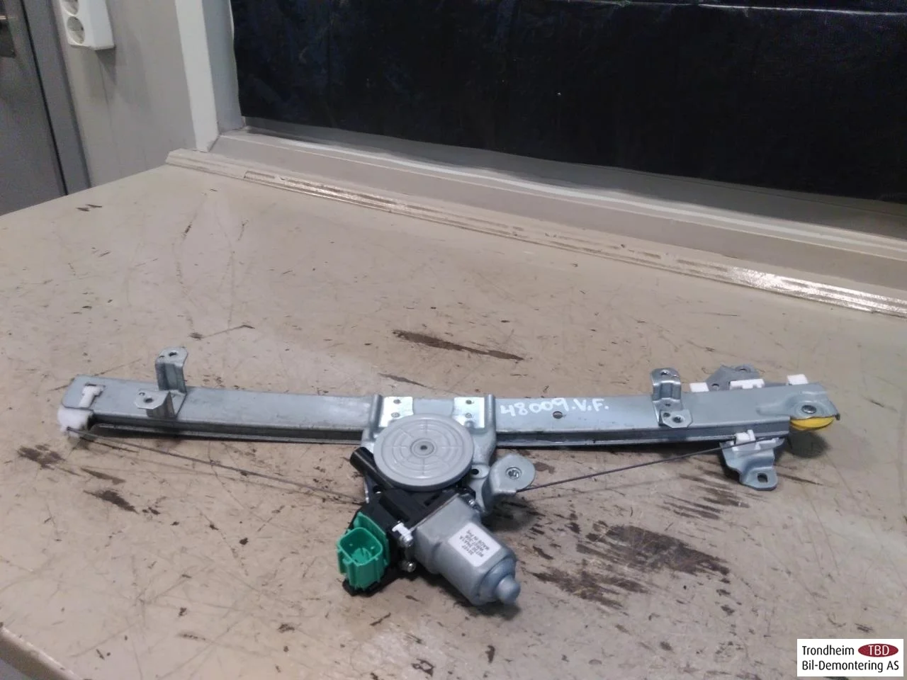 Nissan LEAF 2011-17 Electric window regulator, complete