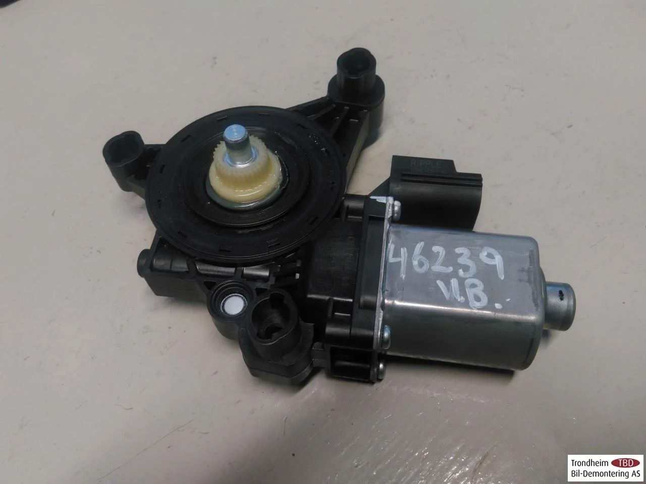 Ford MUSTANG MACH-E 2021- Ablakemelő motor