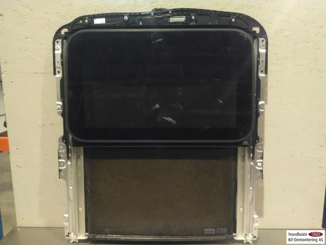 Mercedes EQC 2020- Sunroof