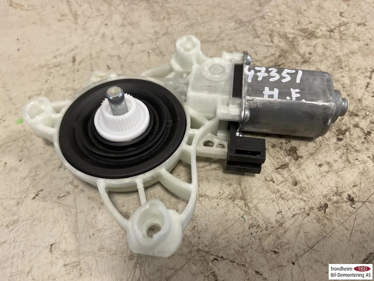 Mercedes EQA H243 2021- Ablakemelő motor