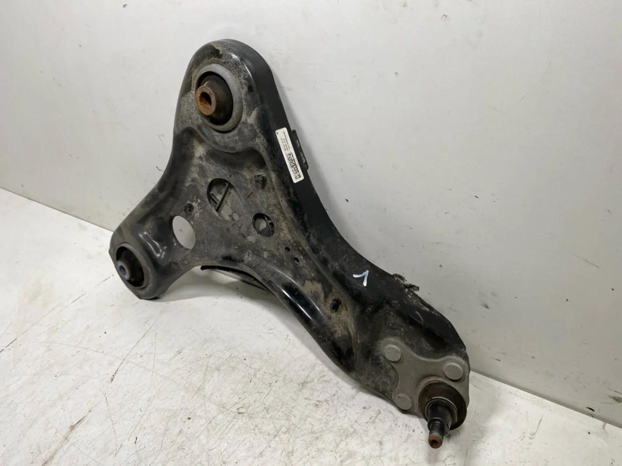 Cupra BORN 2022- Front left control arm view 2
