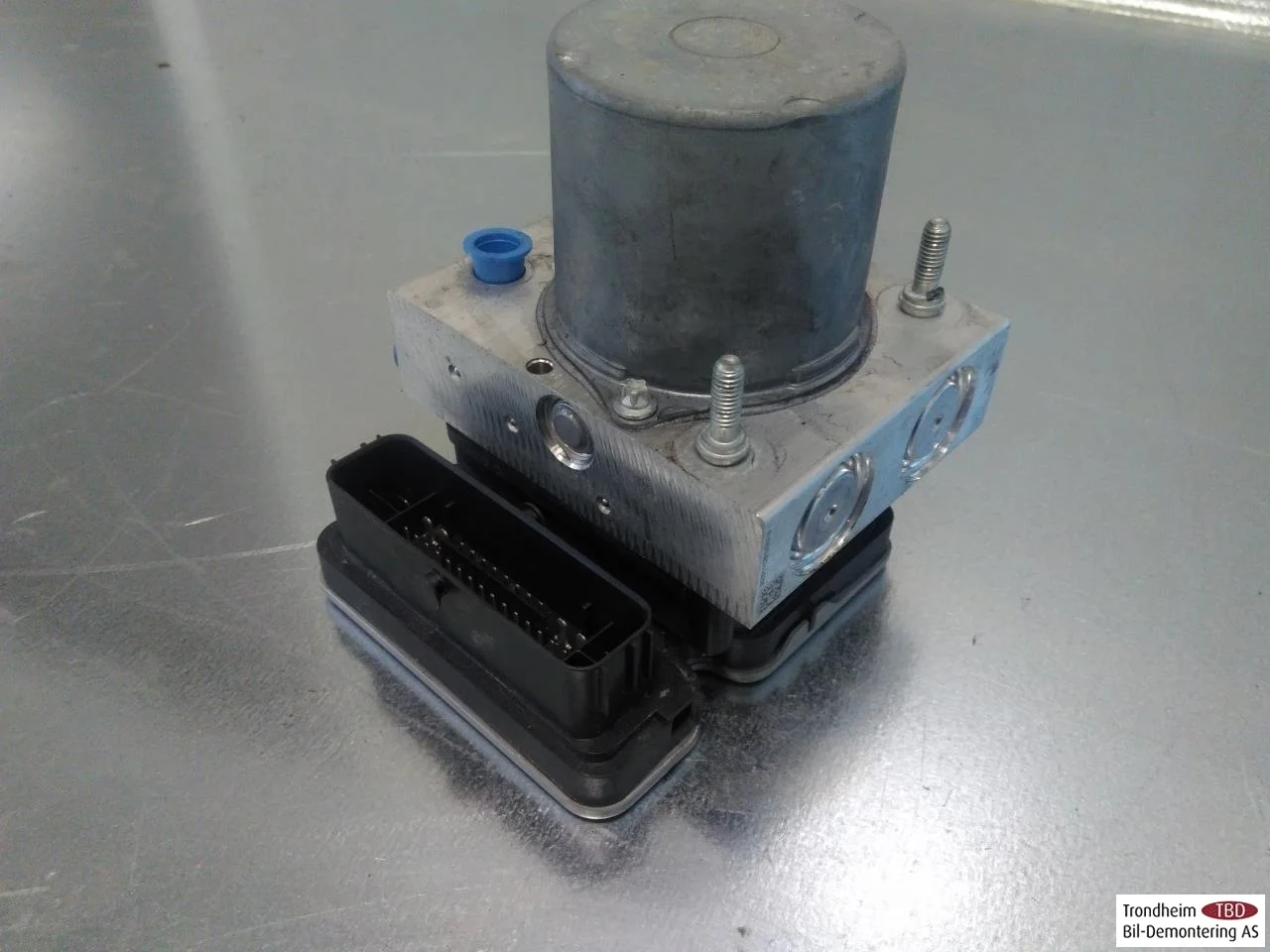 Maxus E-DELIVER9 2022- ABS hydraulic unit view 2