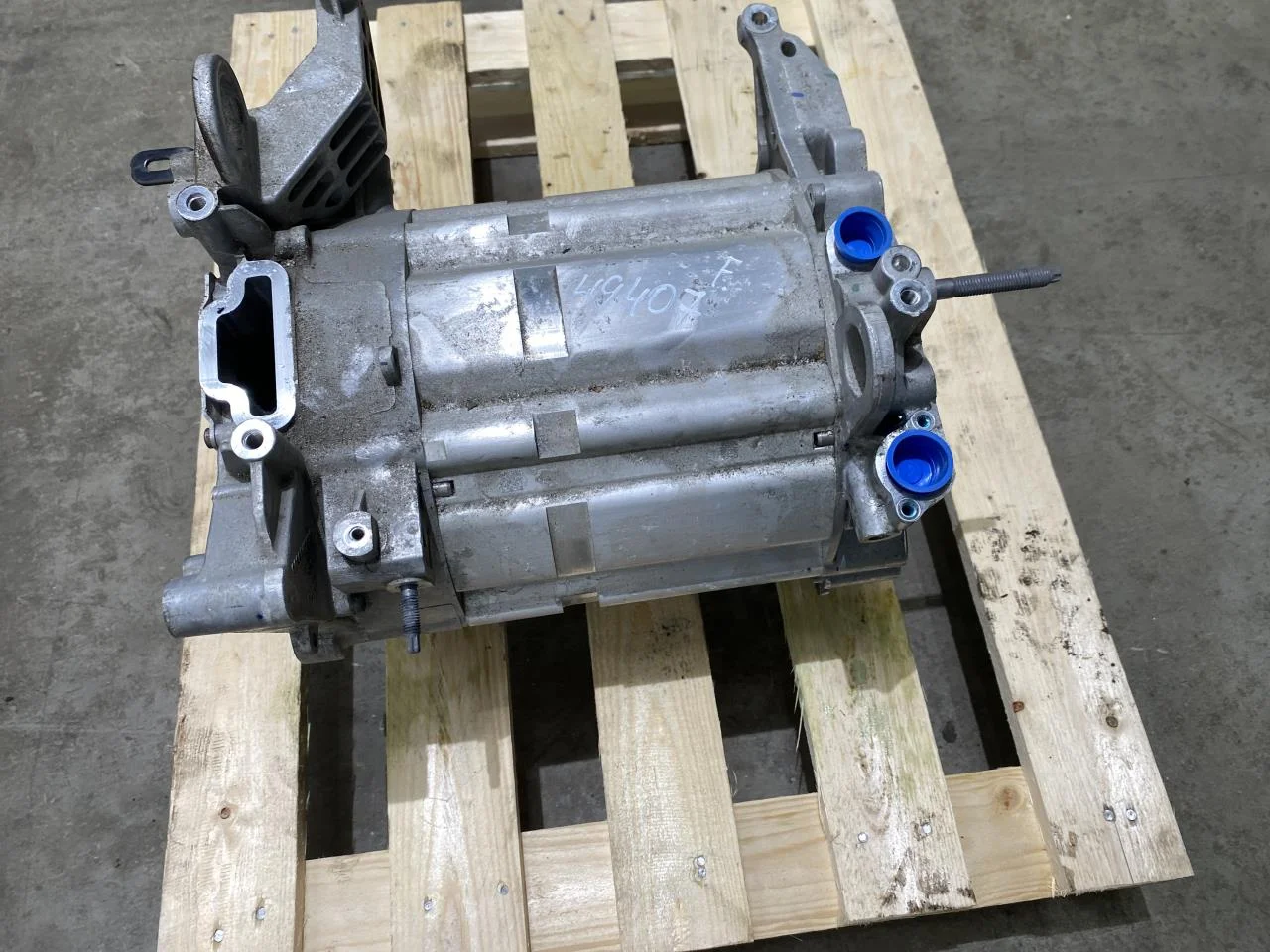 Opel / Vauxhall OPEL MOKKA 21 > Front electric motor view 2