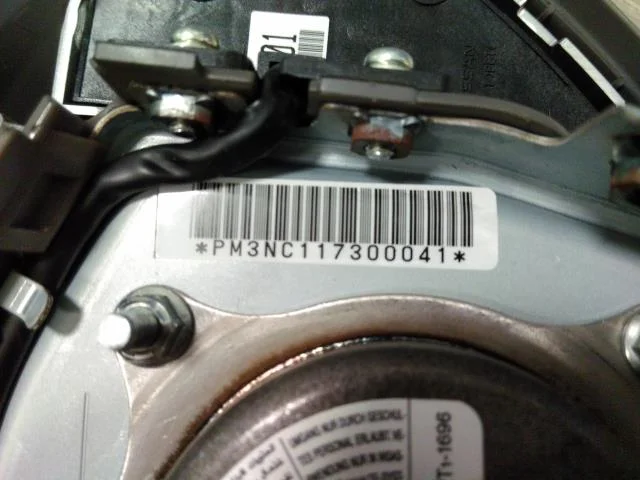 Nissan LEAF 2011-17 Légzsák, kormánypárna nézet 4