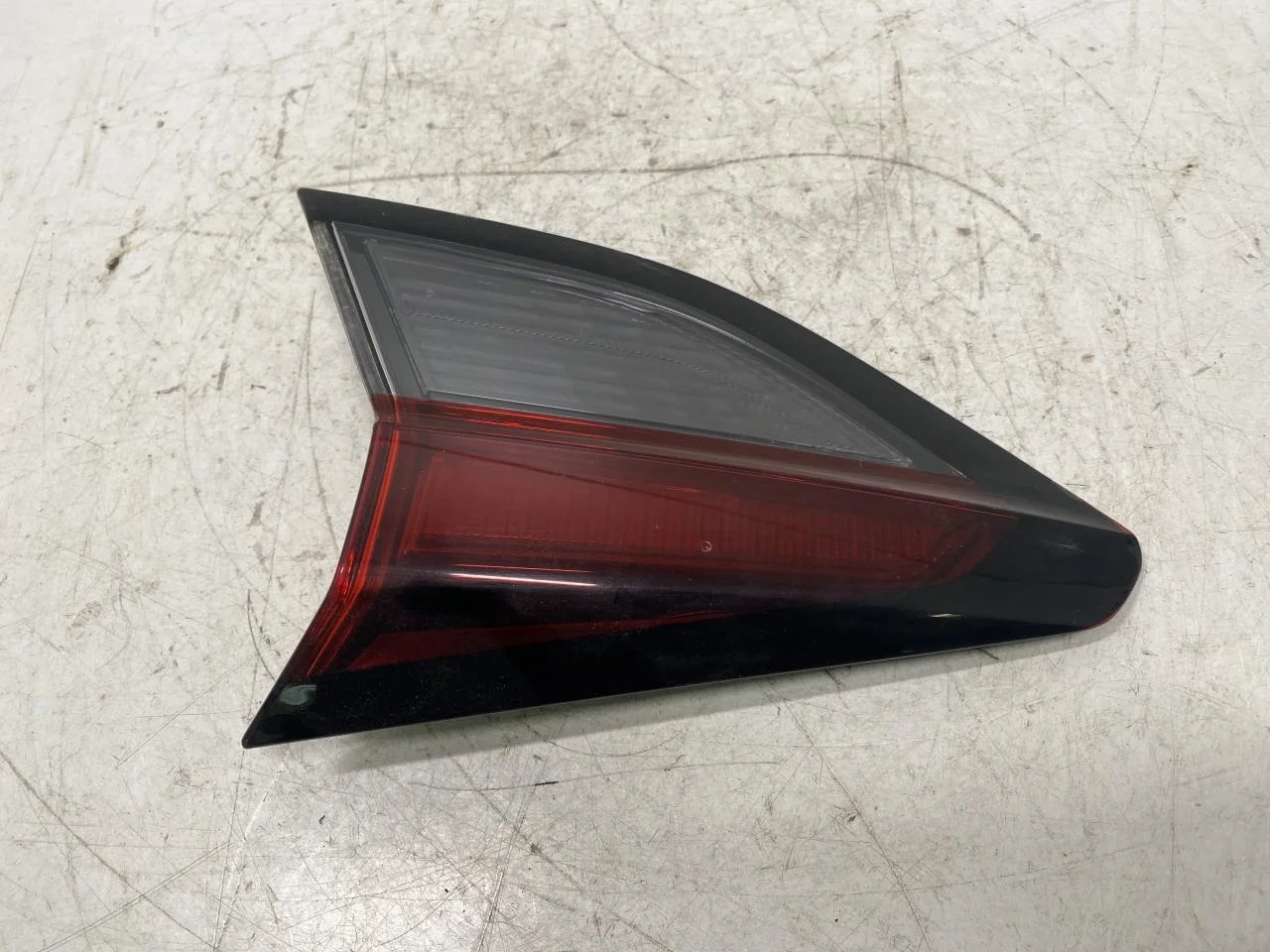 Opel / Vauxhall CORSA F 2020- Lampă spate dreapta pe hayon, interioară vedere 2