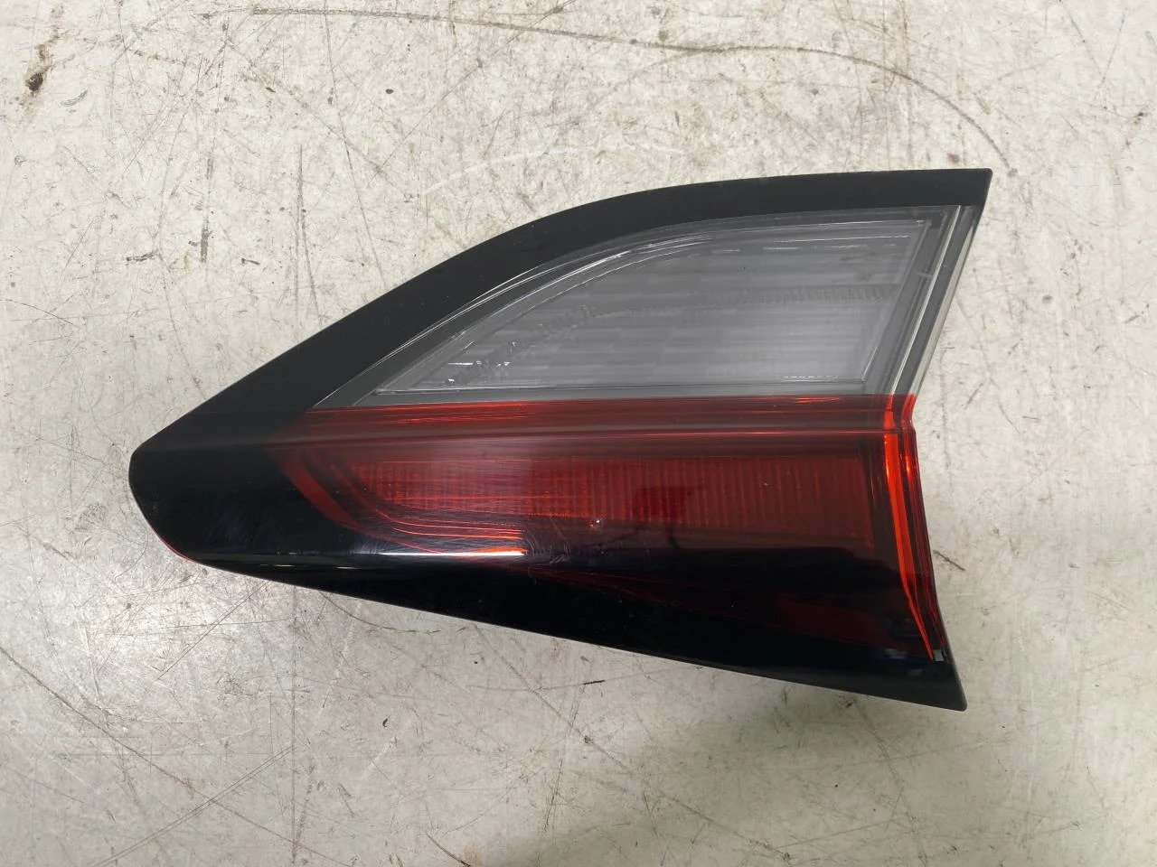 Opel / Vauxhall CORSA F 2020- Lampă spate, stânga, pe hayon (interioară)