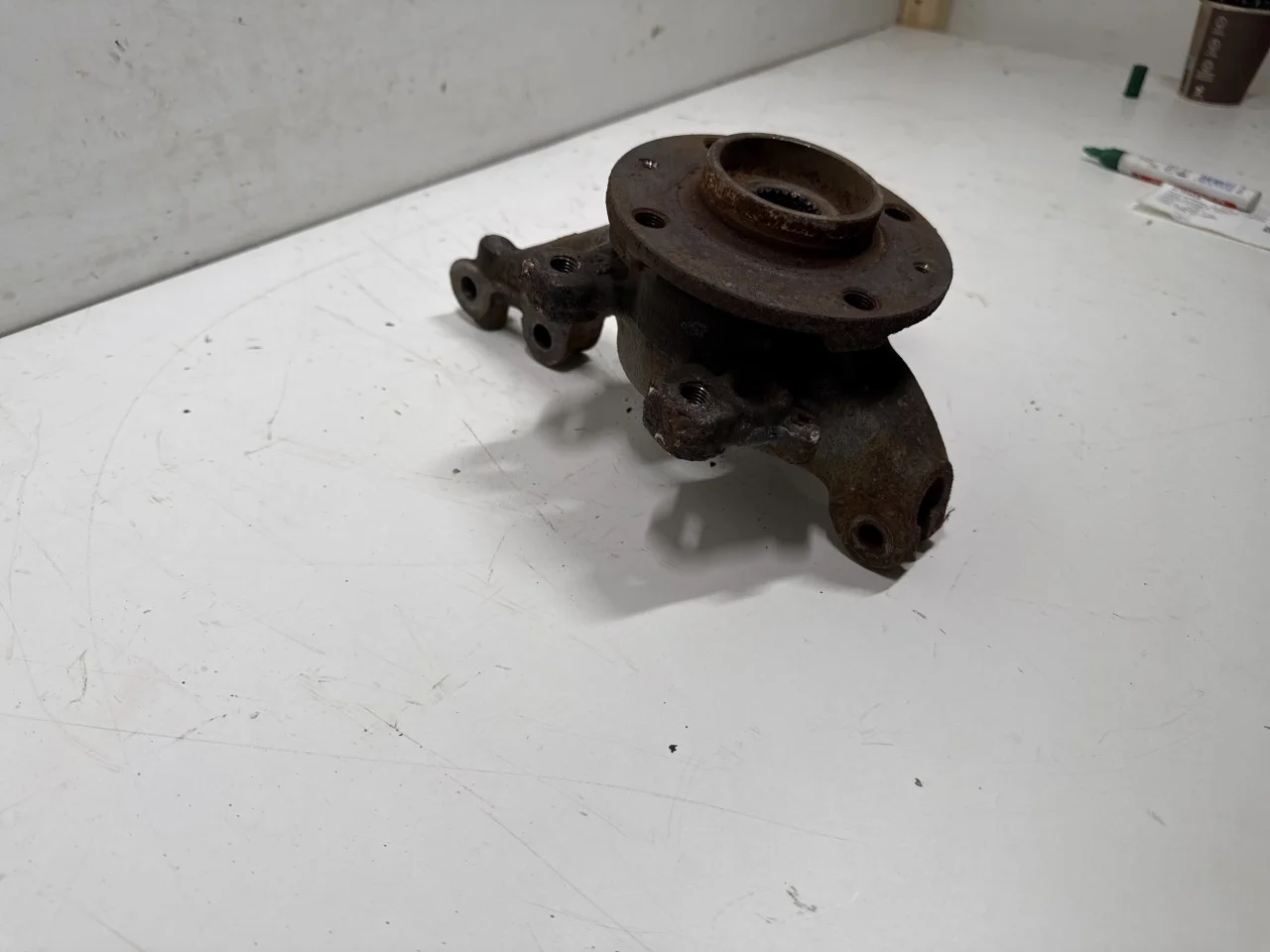 Opel / Vauxhall CORSA F 2020- Stub axle carrier, left front view 2