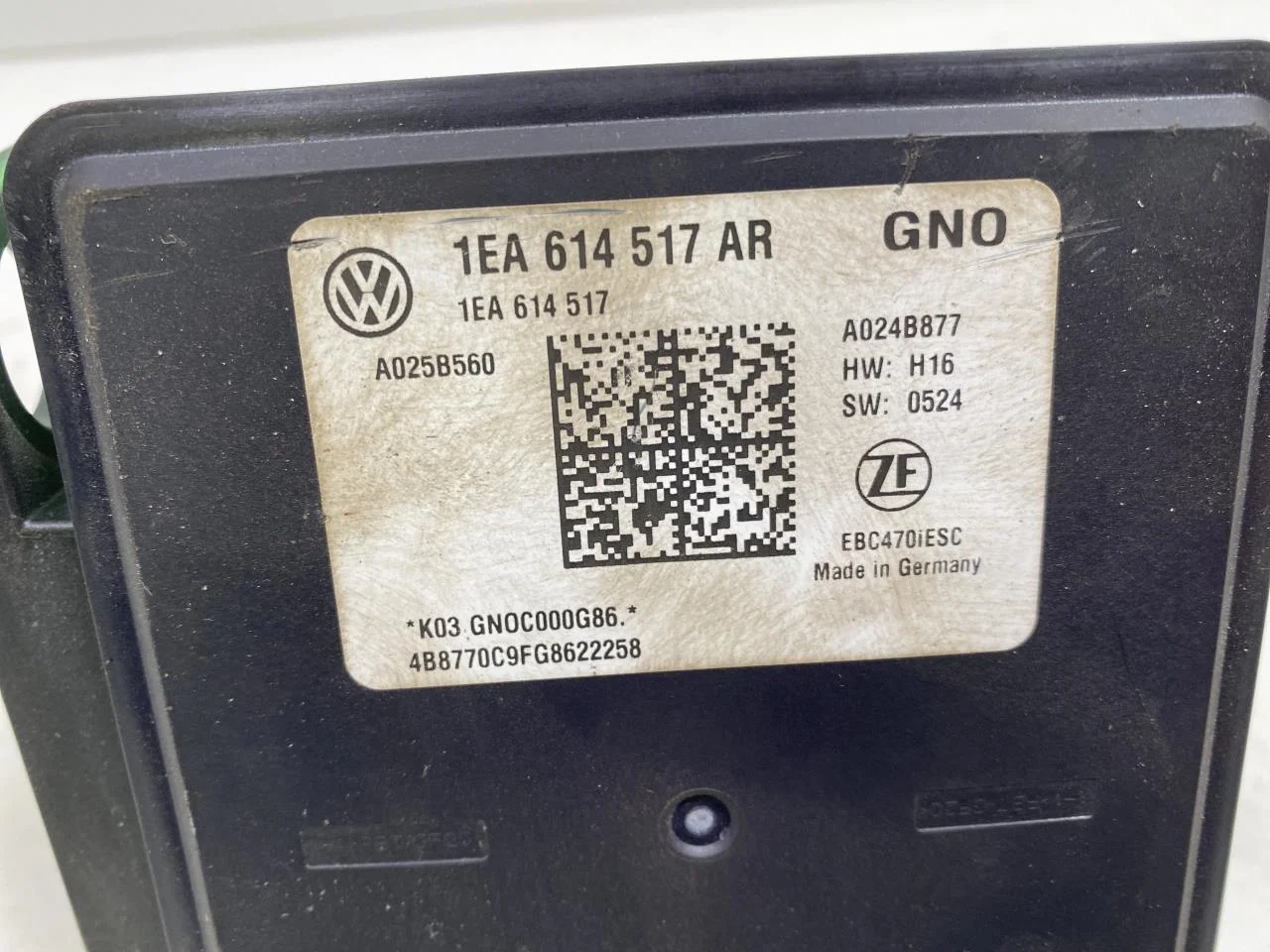 Volkswagen ID.5 2022- ABS hydraulic unit view 3
