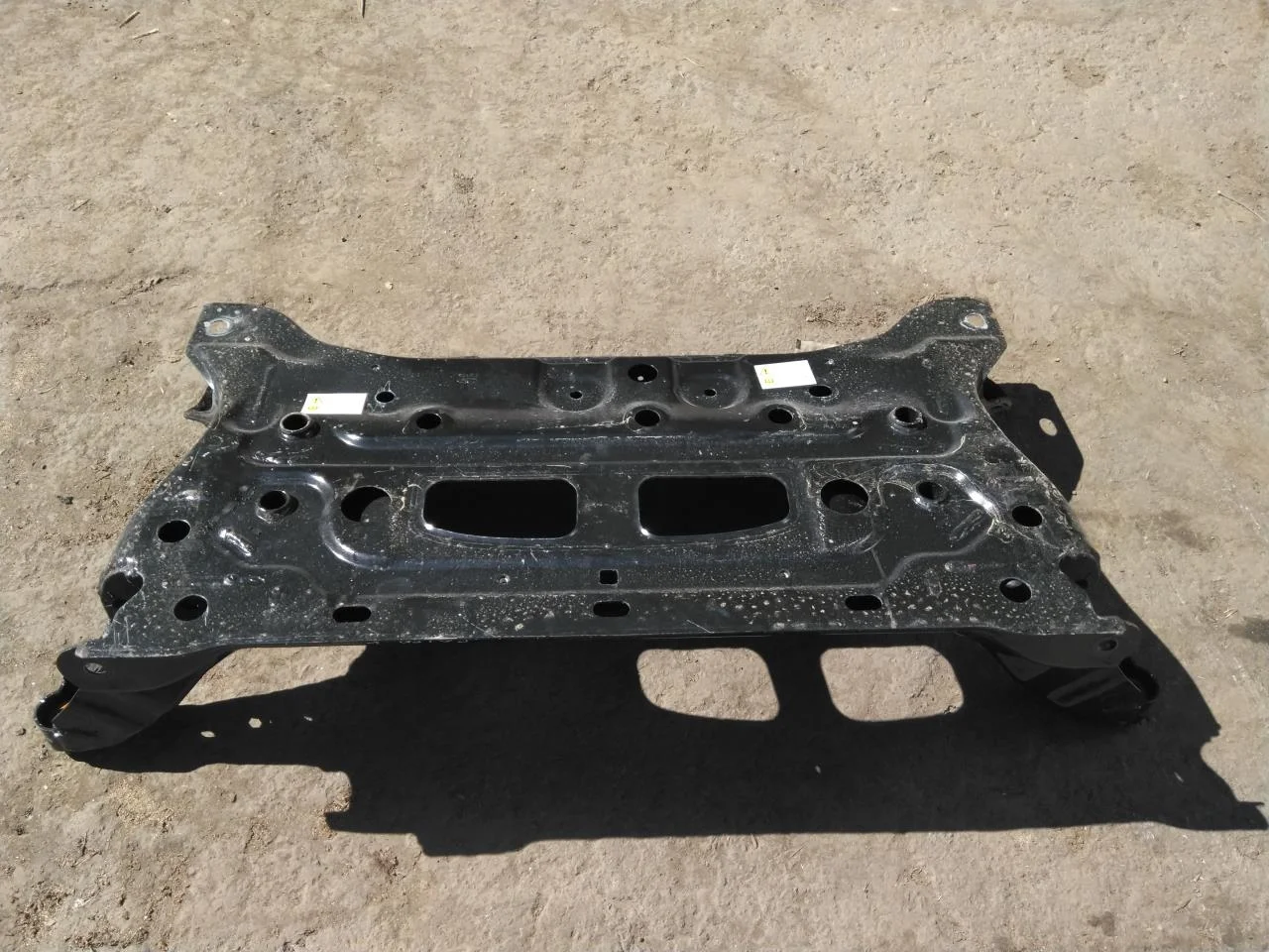 Ford E-TRANSIT 2022- Front subframe view 4