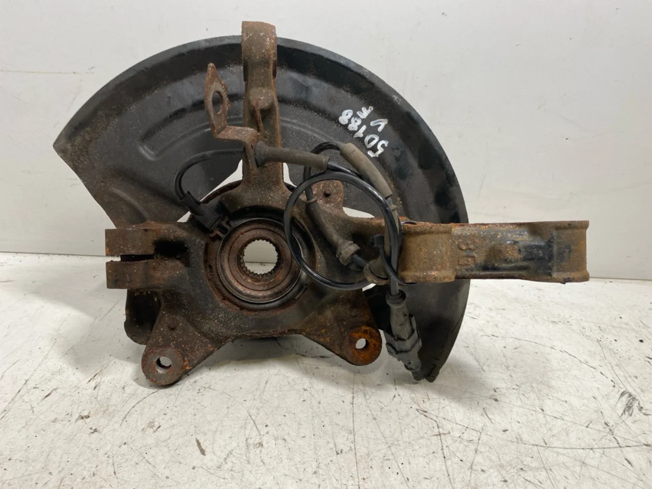 Renault KANGOO II 2015-21 Stub axle carrier, left front view 2