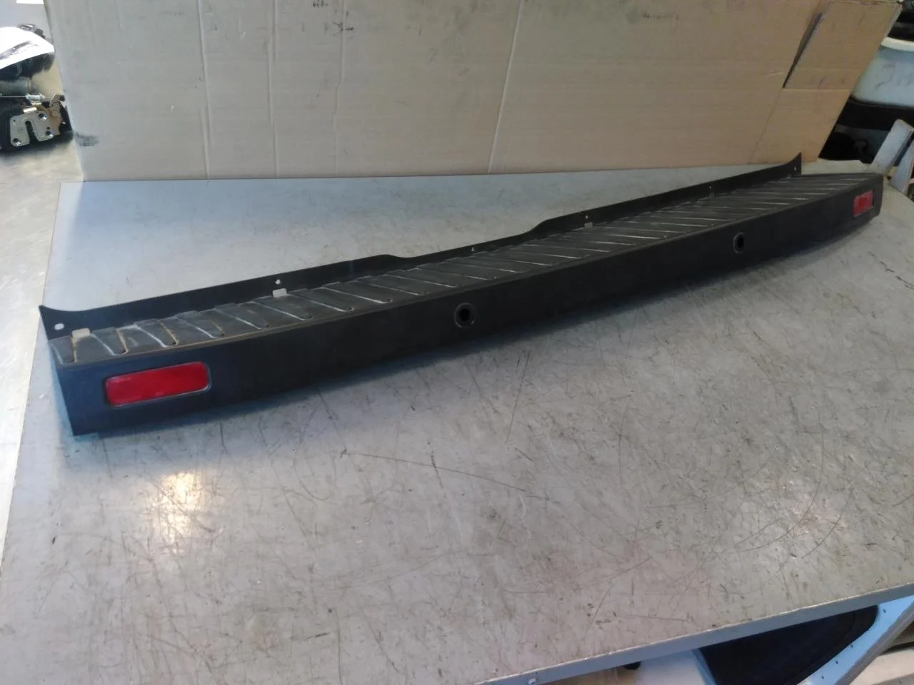 Ford E-TRANSIT 2022- Rear bumper section, center