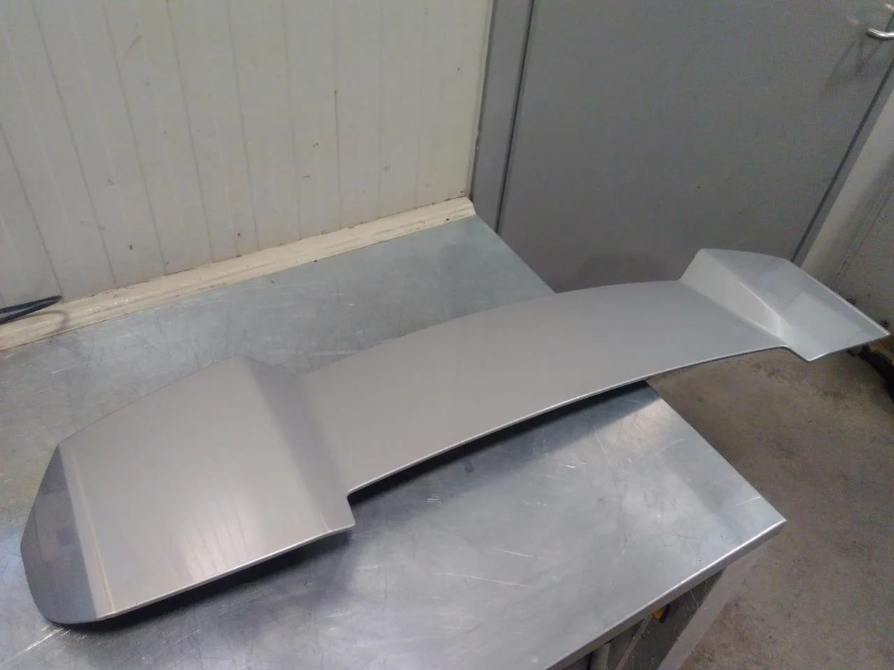Volvo C40/RECHARGE 2021-> Spoiler, tailgate