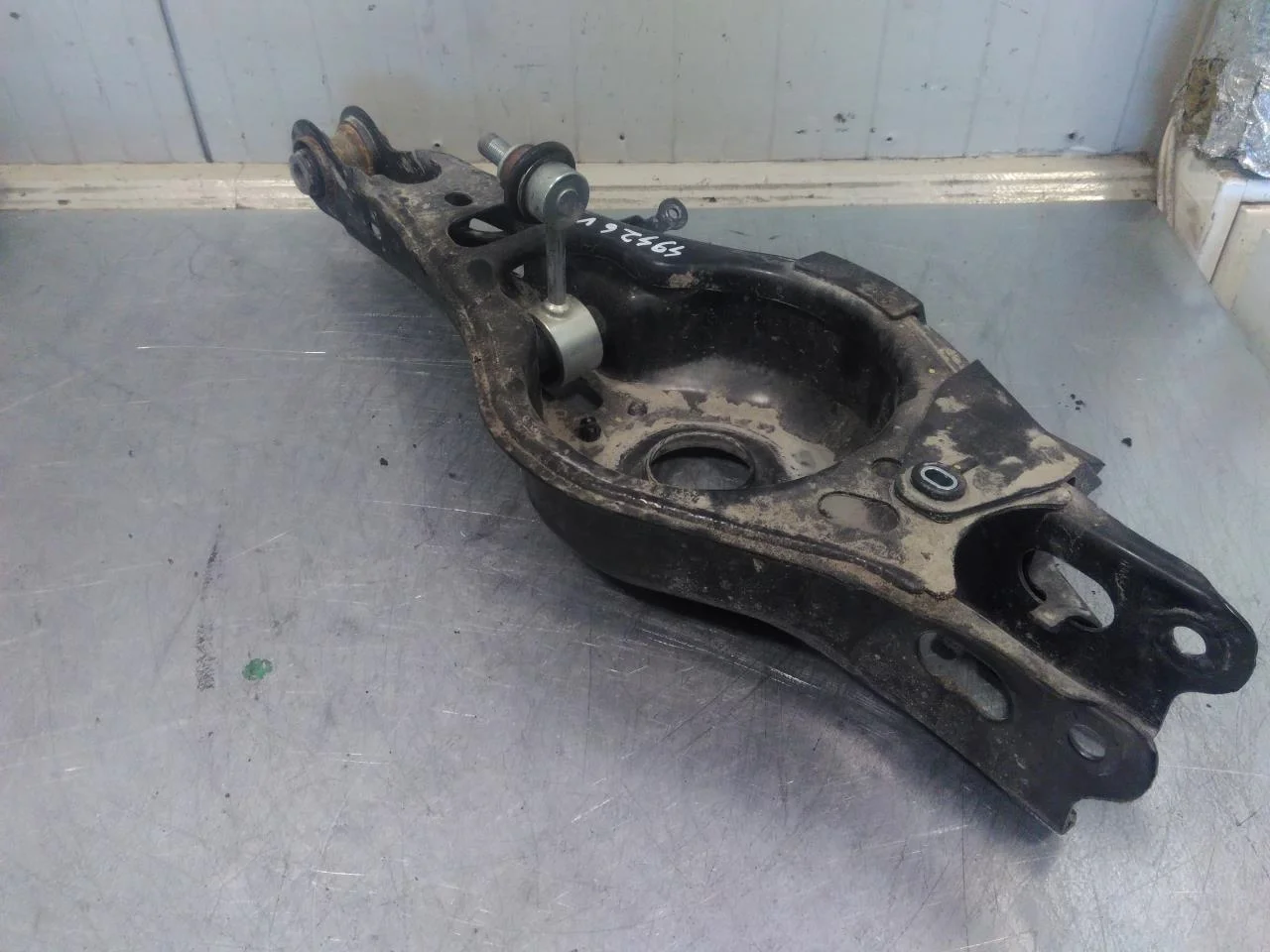 Toyota BZ4X EA10 2022- Braț suspensie, stânga spate