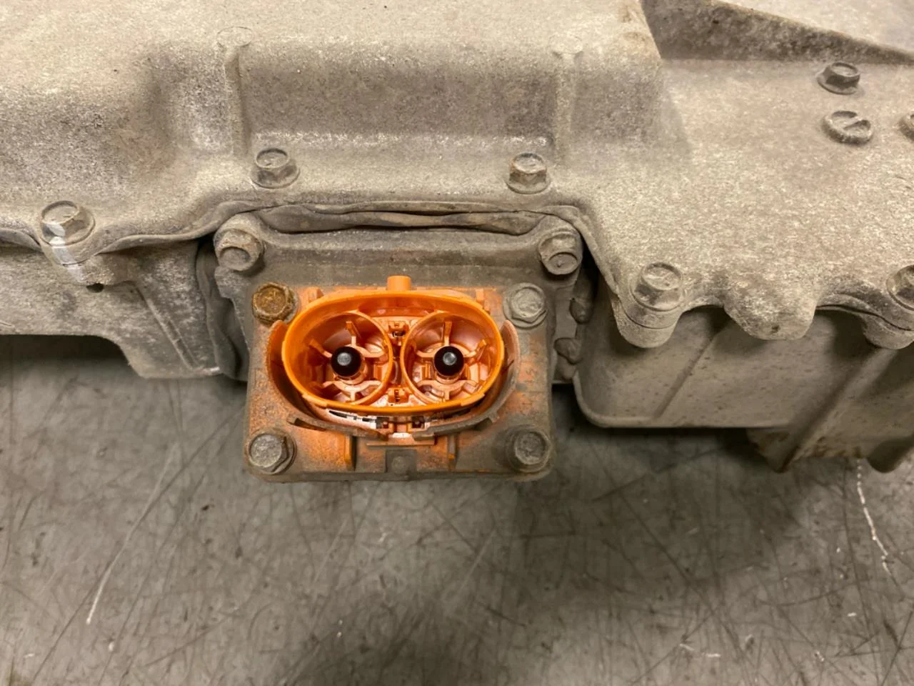 Nissan LEAF 2011-17 Voltage converter, battery view 3