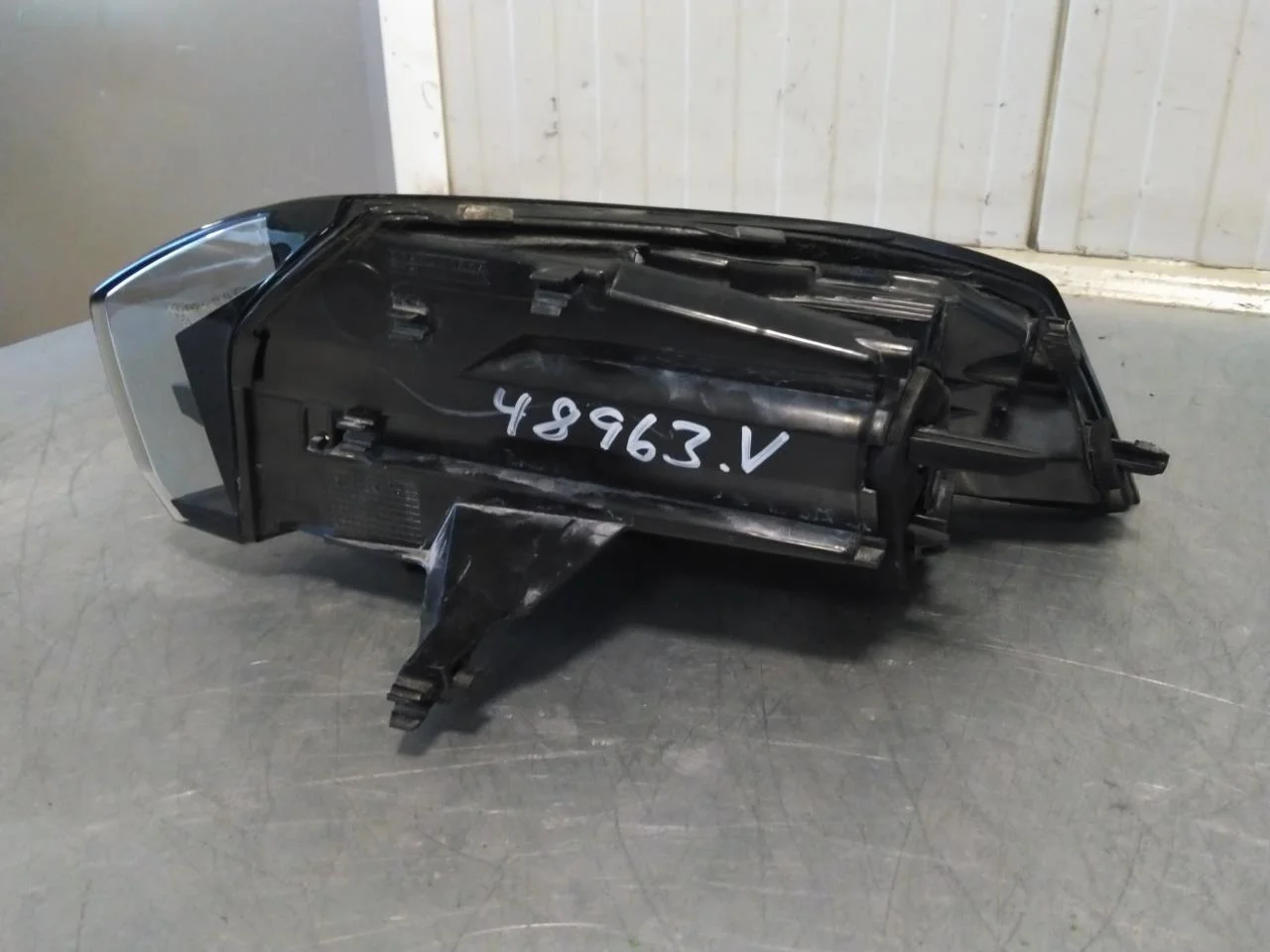 Peugeot 2008/E-2008 2020-> Lampă spate stânga vedere 4