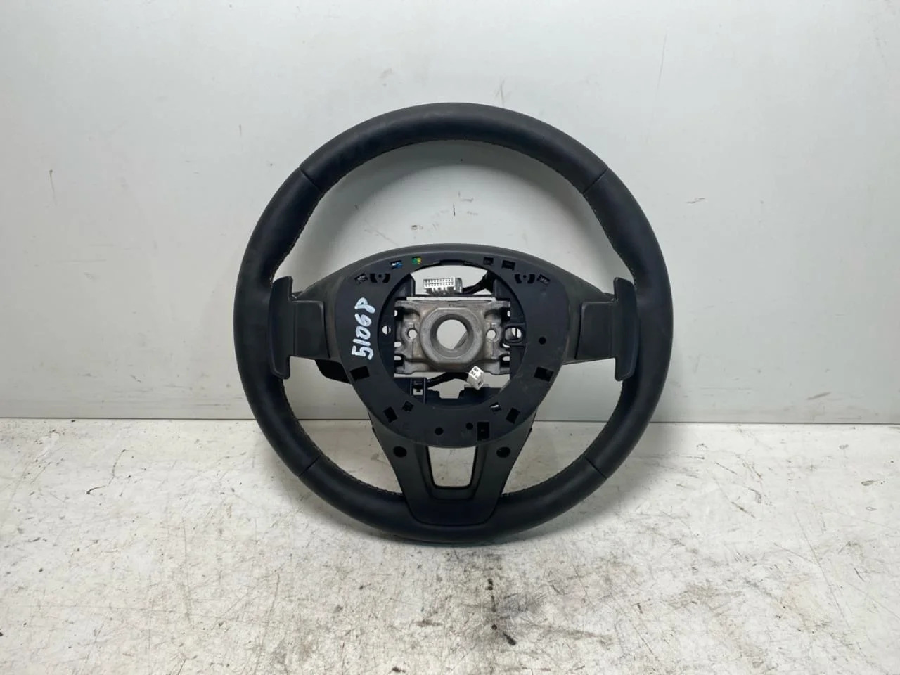 Honda E:NY1 2023- Steering wheel view 2