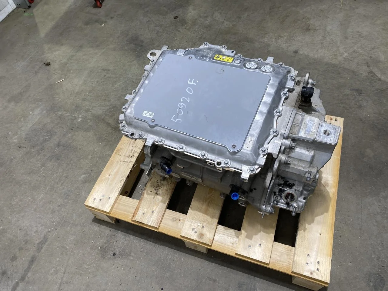 BMW X1/IX1 U11 2023- Elektromos motor, első nézet 3