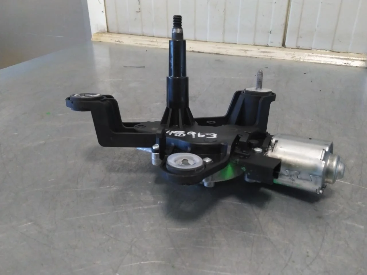 Peugeot 2008/E-2008 2020-> Ablaktörlő motor, csomagtérajtó