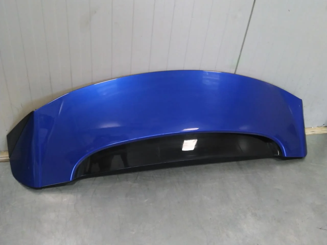 Jaguar I-PACE 2018- Spoiler, tailgate