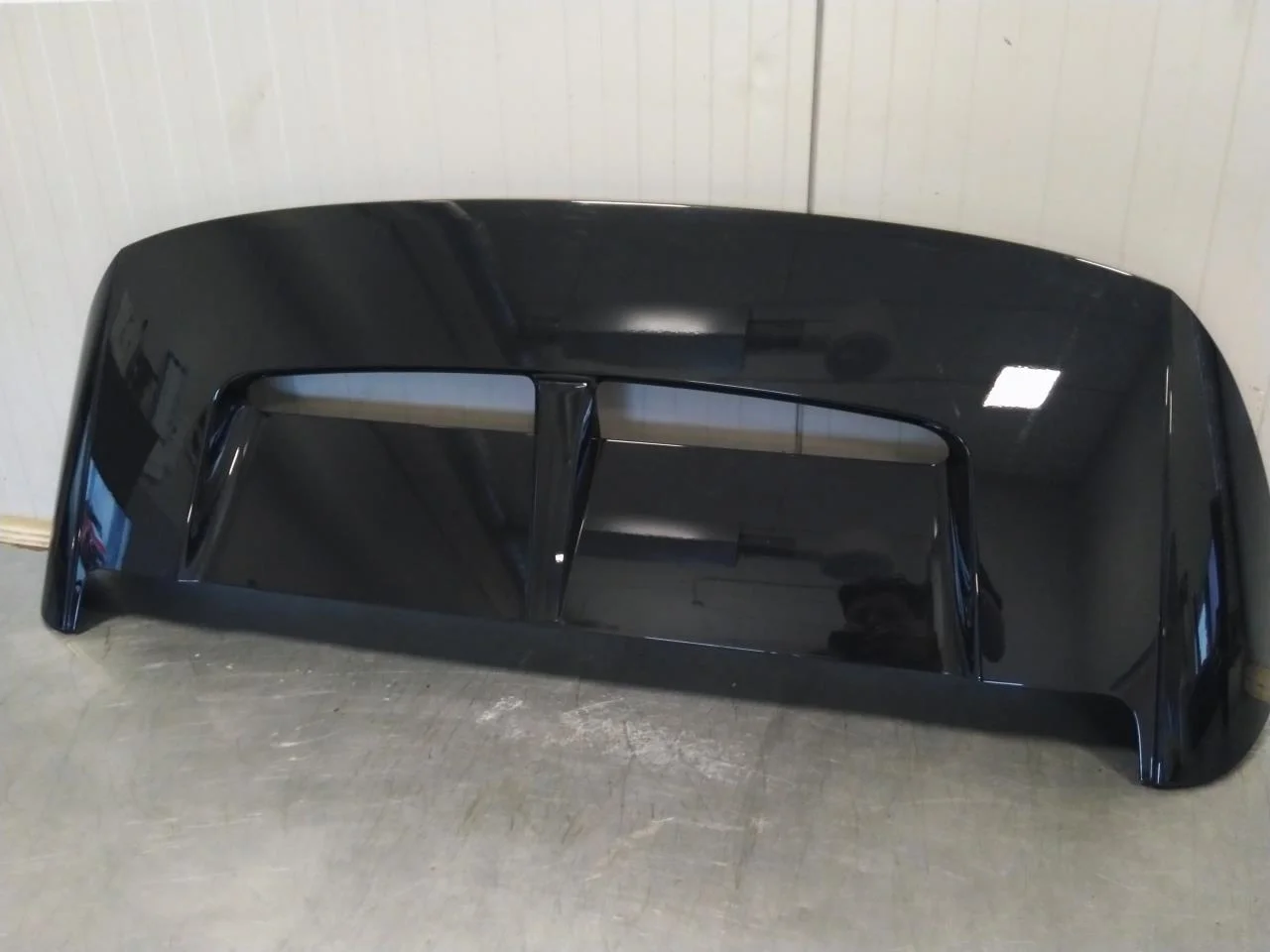 Nissan ARIYA 2021- Spoiler, tailgate