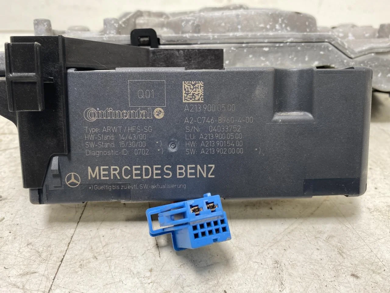 Mercedes EQC 2020- Tailgate opener, automatic view 2