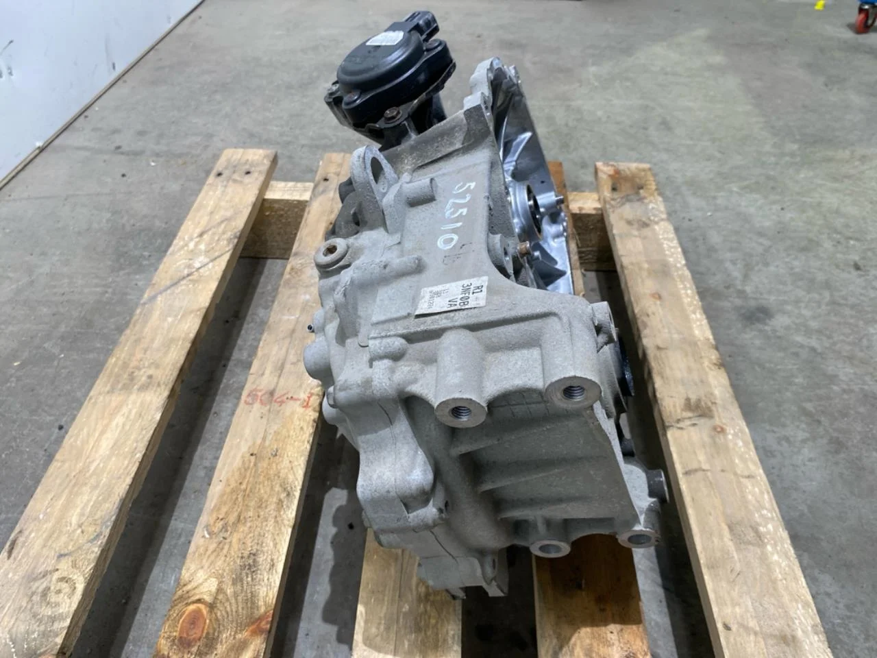 Nissan LEAF 2011-17 Automatic transmission view 3