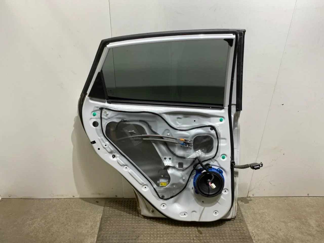 Hyundai KONA / ELECTRIC 2018-23 Ajtó, 4 ajtós, hátsó, bal nézet 2