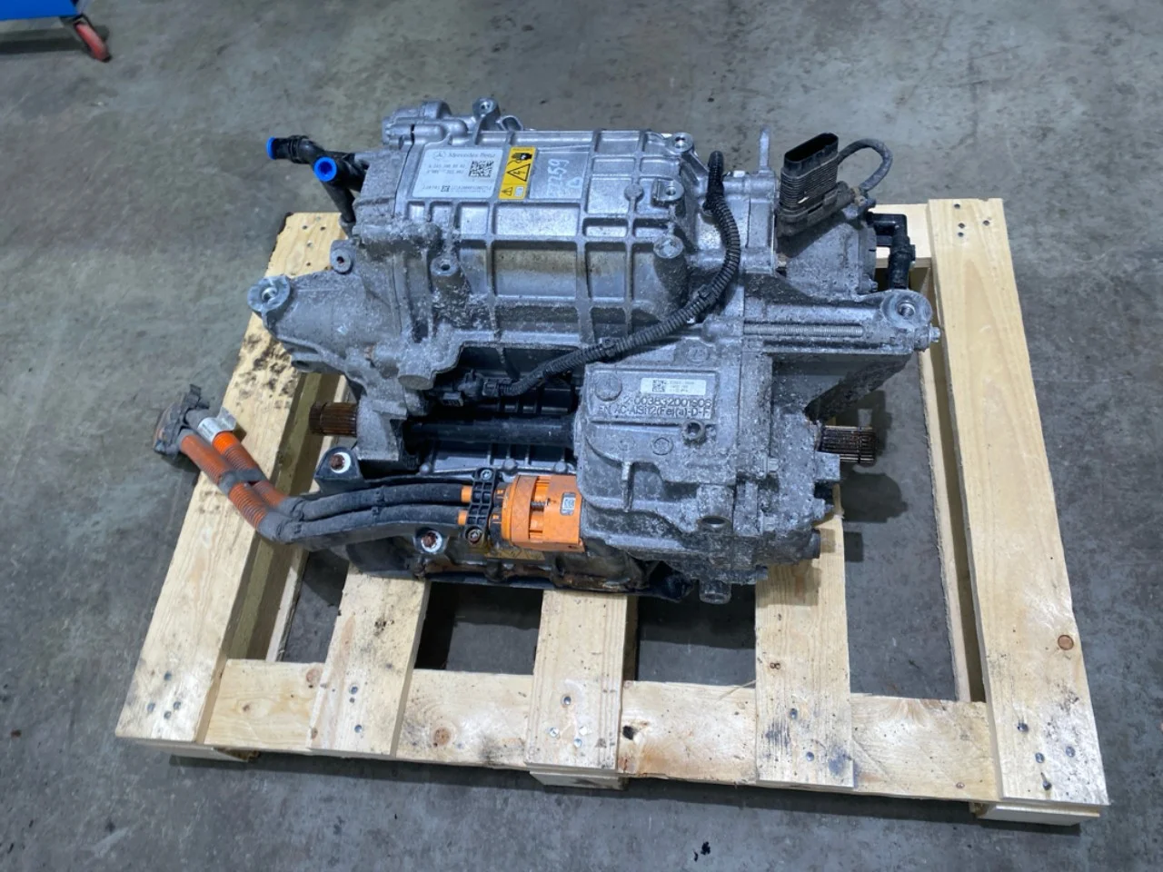Mercedes EQB X243 2022- Rear electric motor view 3