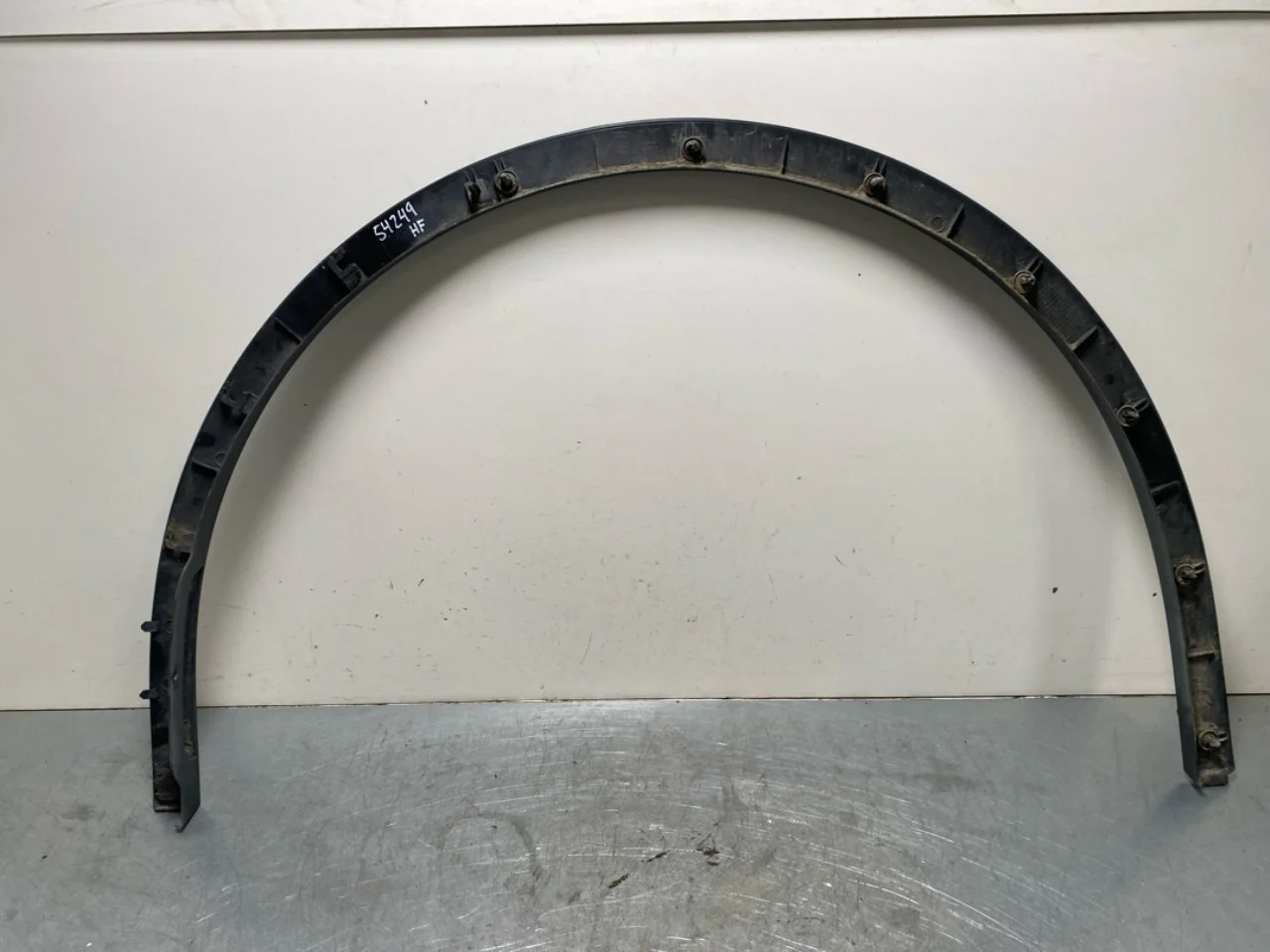 Tesla MODEL Y 2021- Wheel arch trim view 2