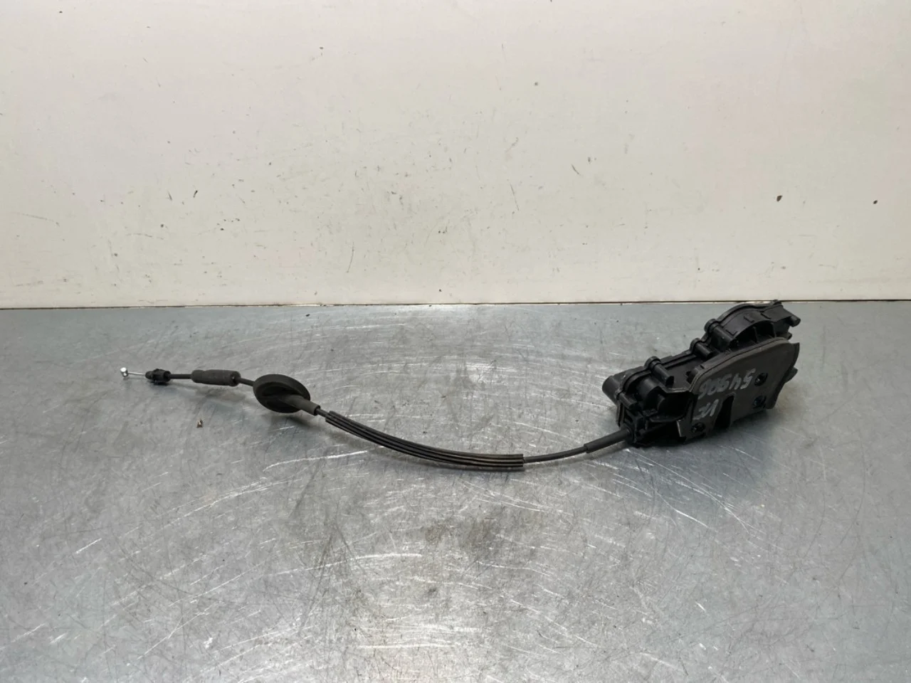 Ford MUSTANG MACH-E 2021- Door lock housing