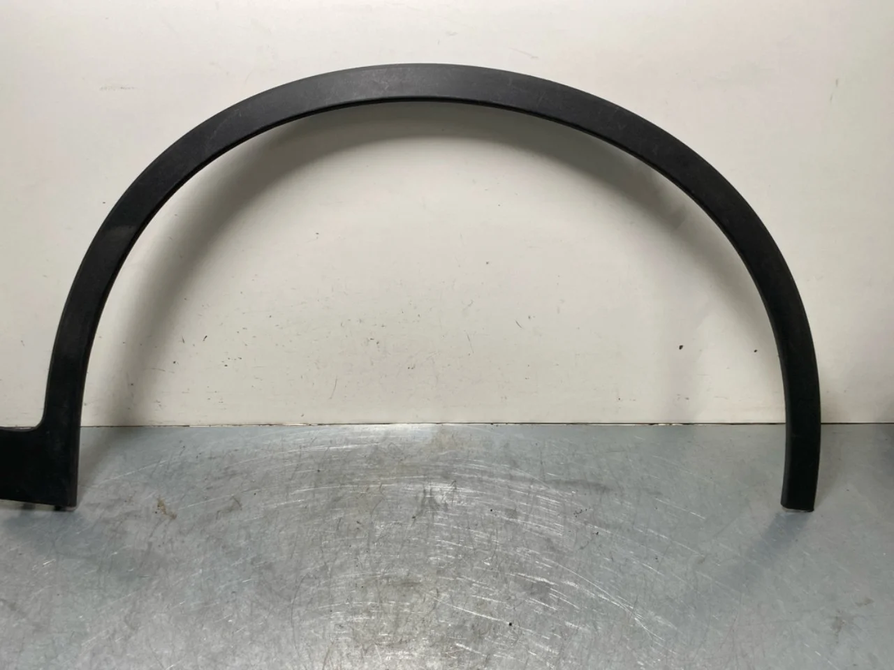 Polestar 2 2020- Wheel arch trim