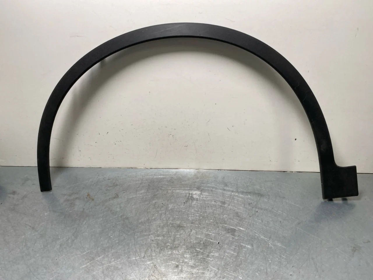 Polestar 2 2020- Wheel arch trim
