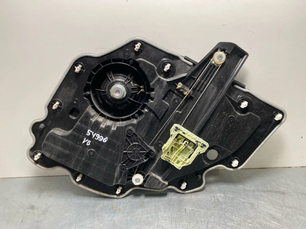 Ford MUSTANG MACH-E 2021- Electric window regulator, complete view 2