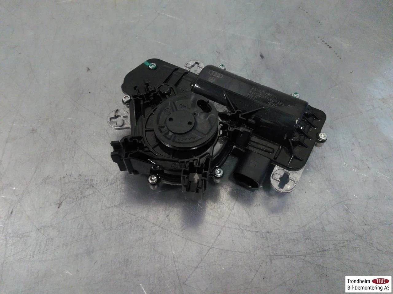 Volkswagen ID.4 2021- Tailgate opener, automatic