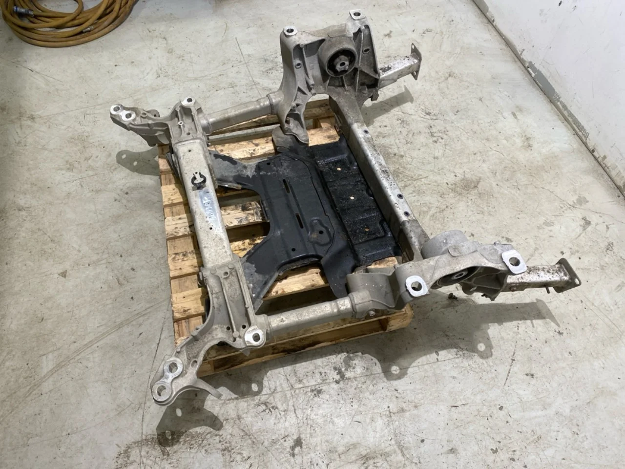 Audi E-TRON, S GE 2019- Front subframe view 3