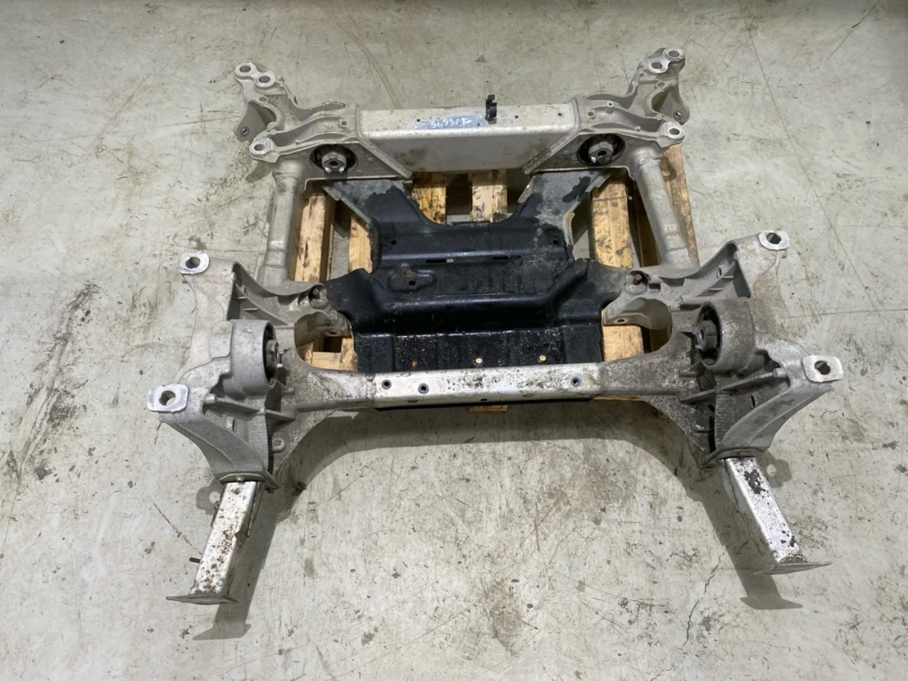 Audi E-TRON, S GE 2019- Front subframe view 4