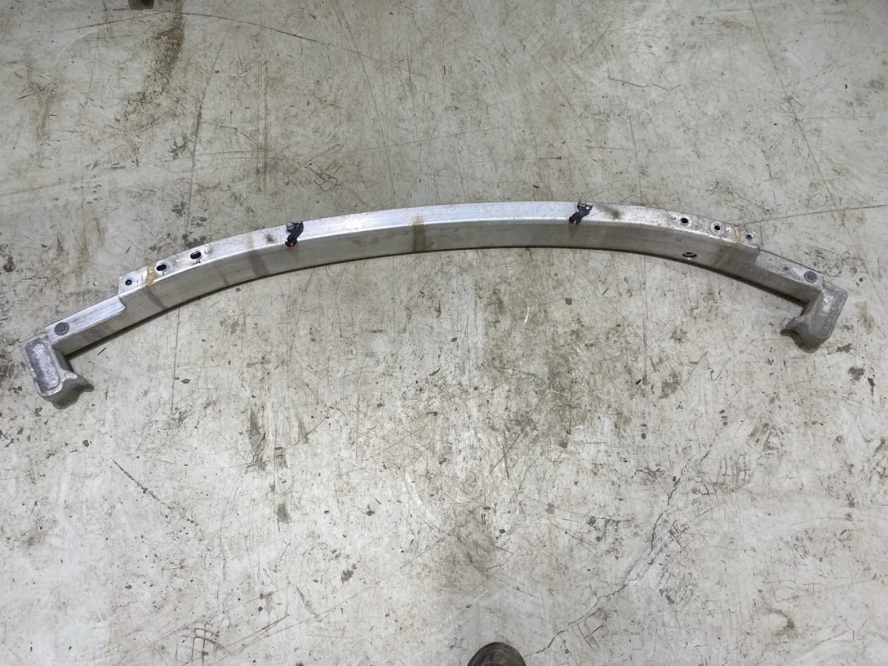 Tesla MODEL Y 2021- Bumper reinforcement beam, front view 4