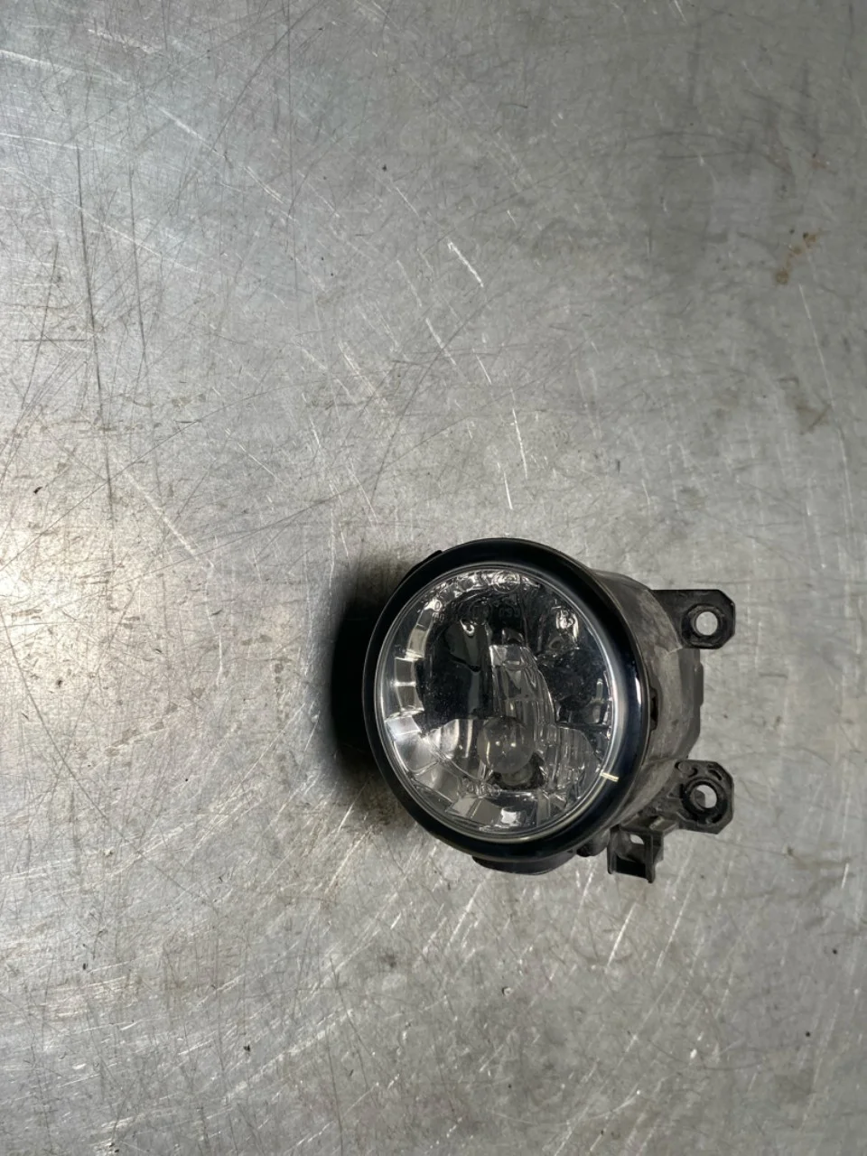 Nissan LEAF 2011-17 Cornering / fog lamp view 2