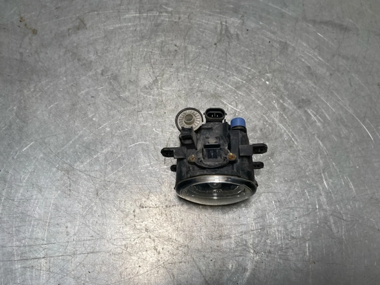 Nissan LEAF 2011-17 Cornering / fog lamp view 2